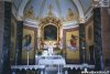 Chiesa di Pentone. Altare.
