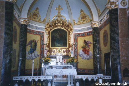 Chiesa pentone, altare