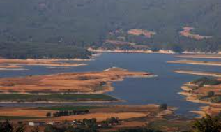 Lago Cecita visto dagli impianti di risalita di Monte Curcio