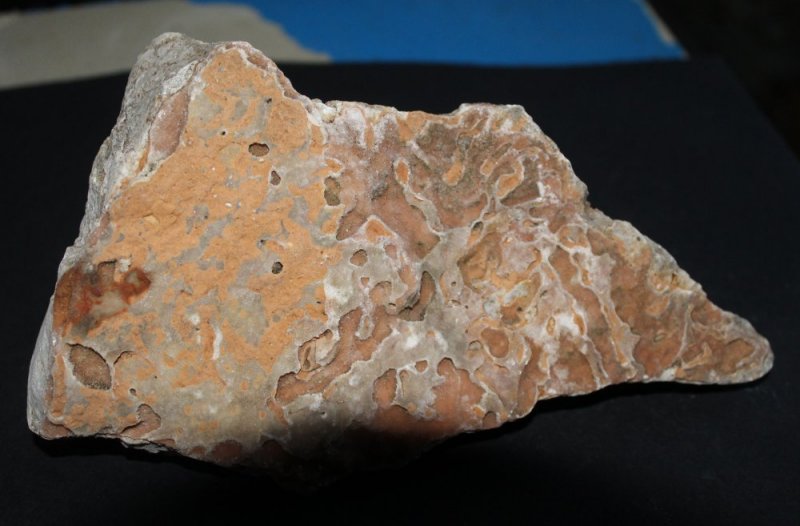 Aragonite su calcare cristallino